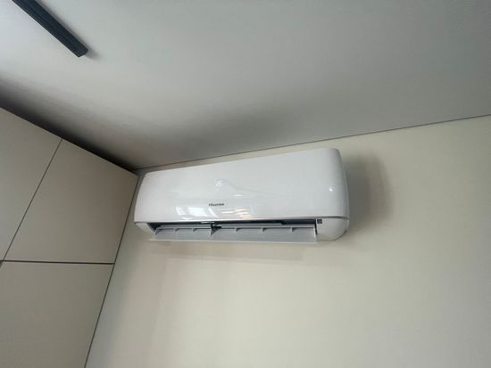 Инверторная cплит-система Hisense EXPERT PRO DC Inverter Wi-Fi AS-10UW4RYDTV02 (комплект)