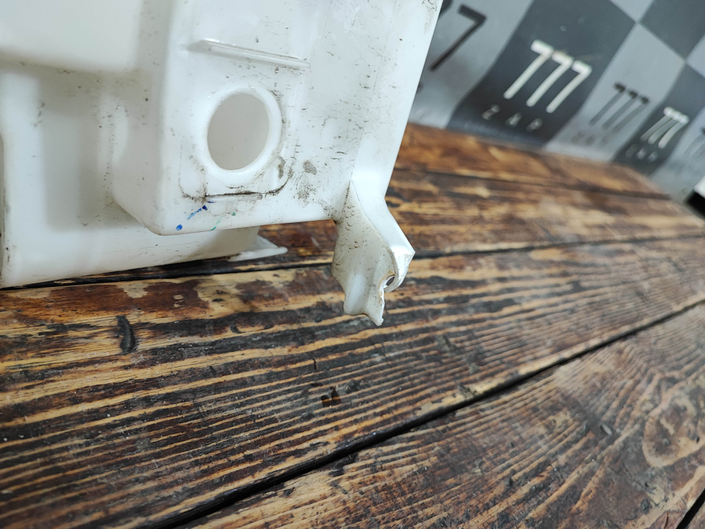 Бачок омывателя Nissan X-Trail 3 (T32) 17-23 Б/У Оригинал 28910HZ52C