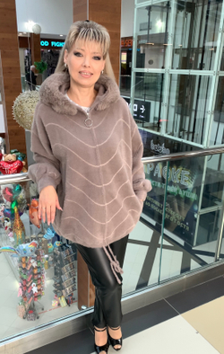 Жакет-куртка из альпака с капюшоном