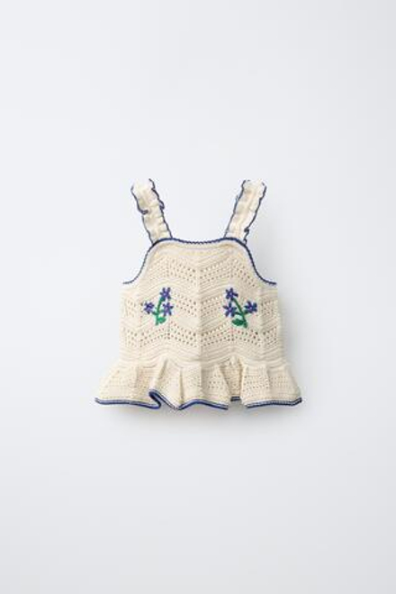 ZARA ТРИКОТАЖНЫЙ ТОП С ВЫШИВКОй, ЭКРЮ/СИНИЙ