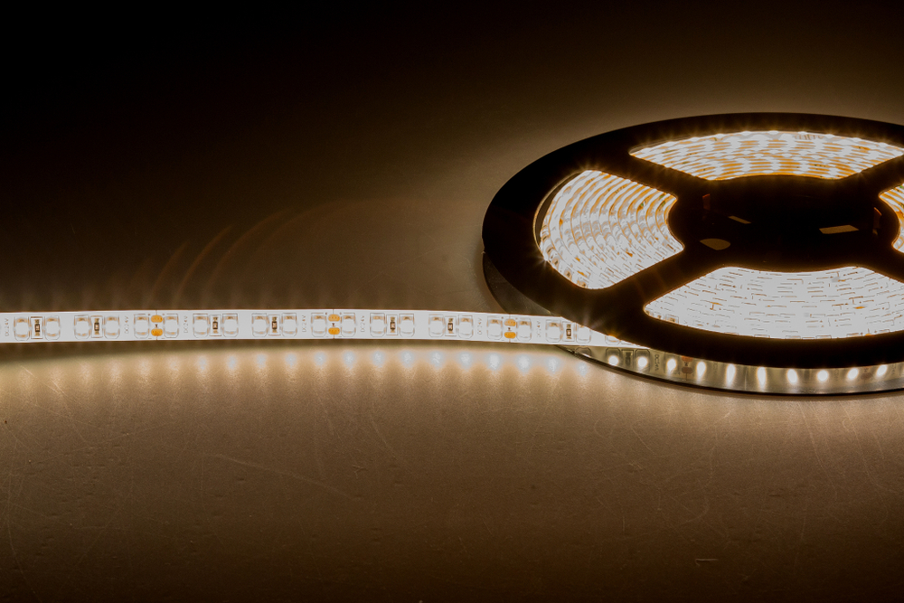 Светодиодная лента, тепло-белая,  IP65,   120 д/м 3000K,  9, 6W/m,  600 Lm/m,  CRI&gt;95