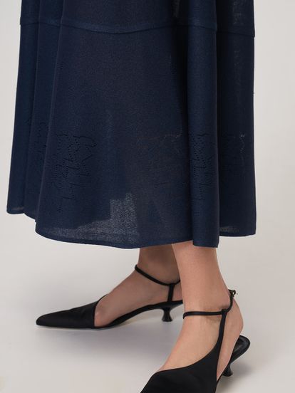 Женское платье темно-синего цвета из вискозы - фото 5