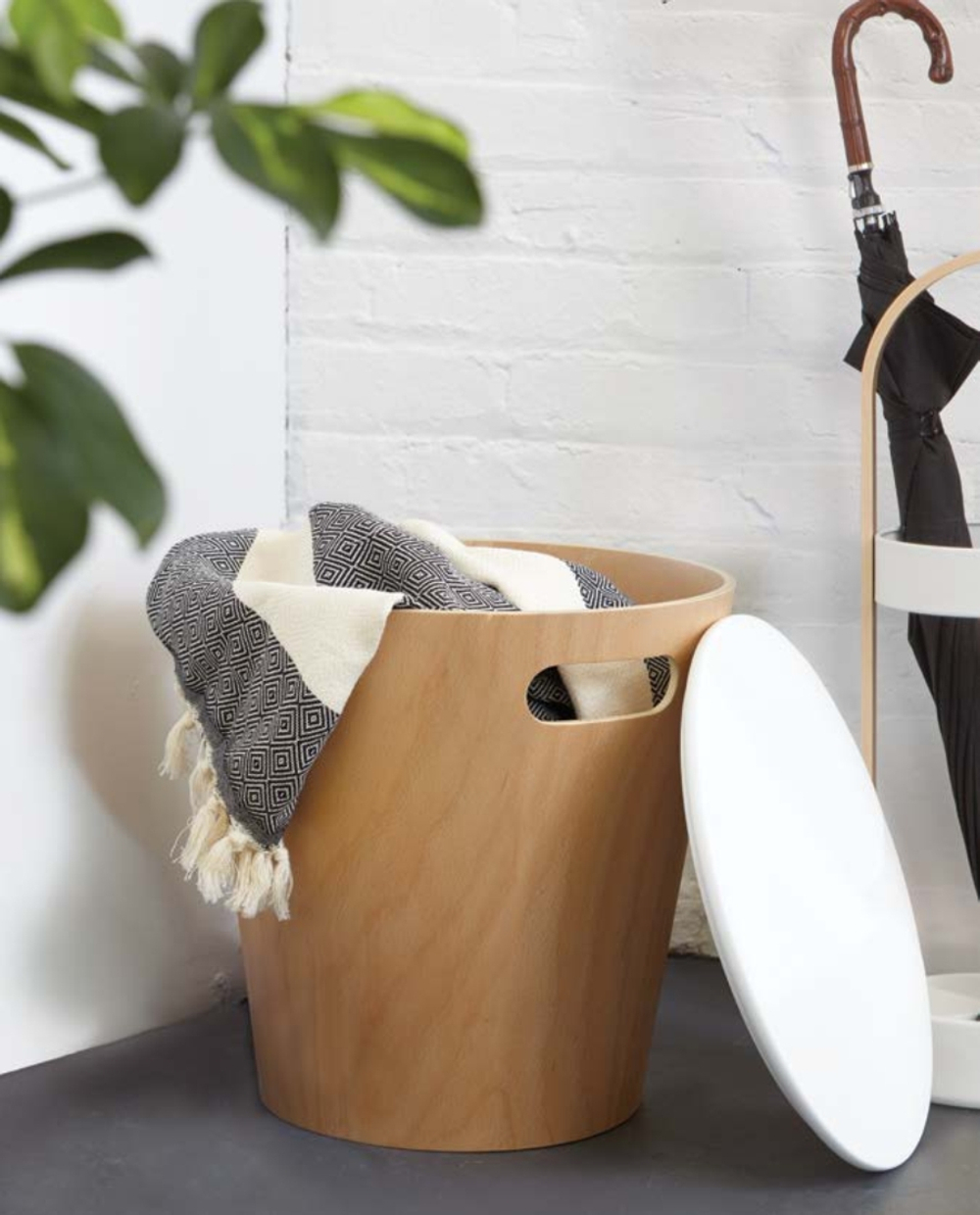 Табурет Woodrow натуральное дерево Umbra