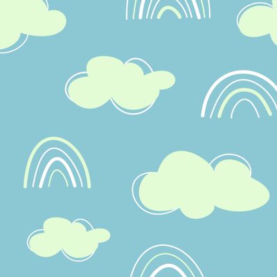 облака с радугами на голубом
