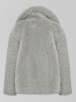 Полушубок Hestovrviio L811-С3 однотонный пушистый c широким воротником