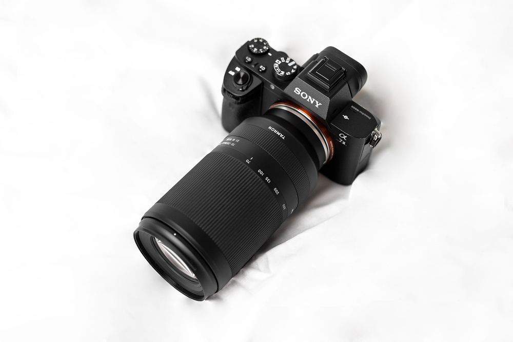 Объектив Tamron 70-300mm F/4.5-6.3 Di III RXD (A047) для Sony FE