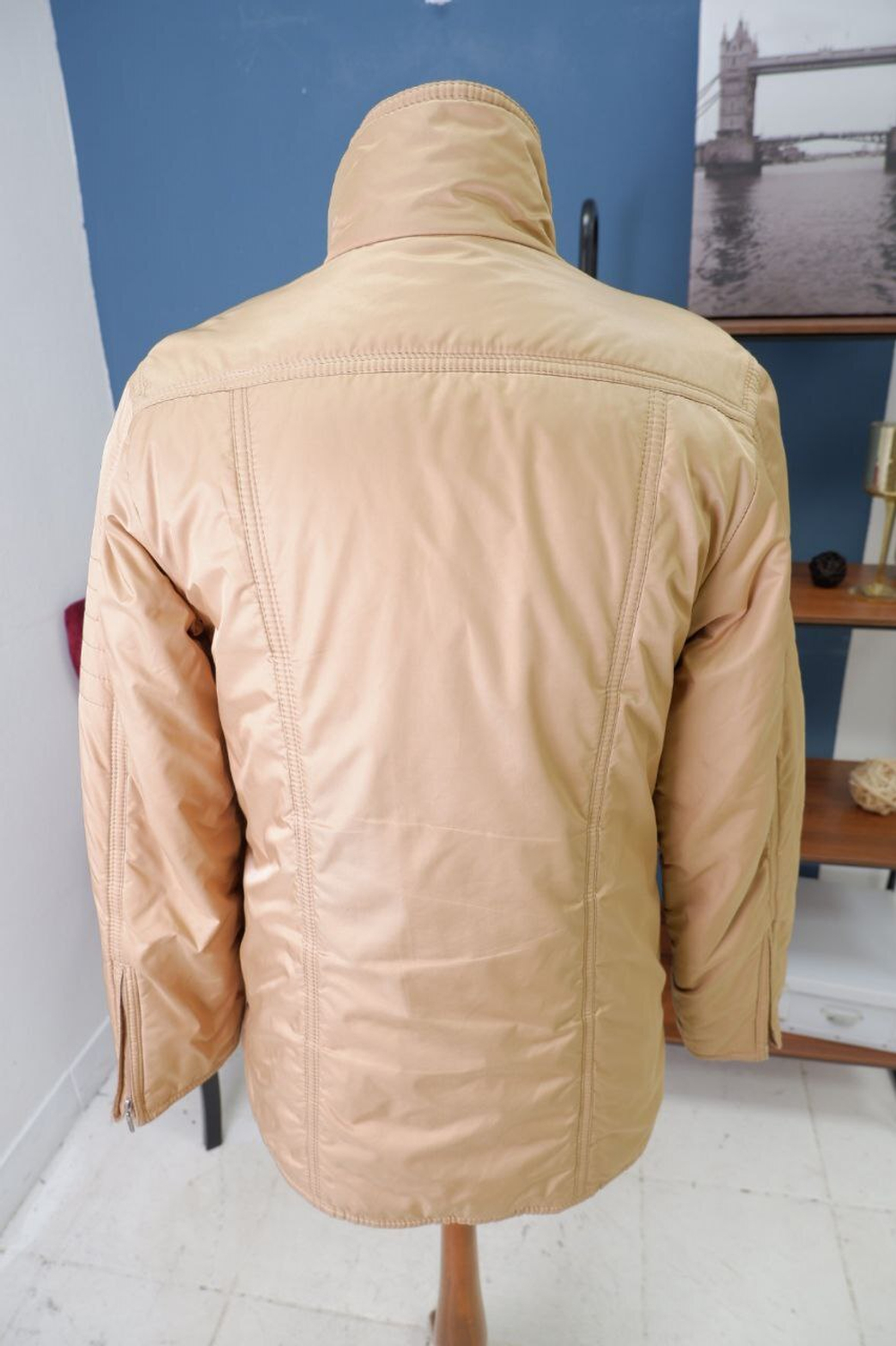 Куртка City  Classic светлая 44 размер