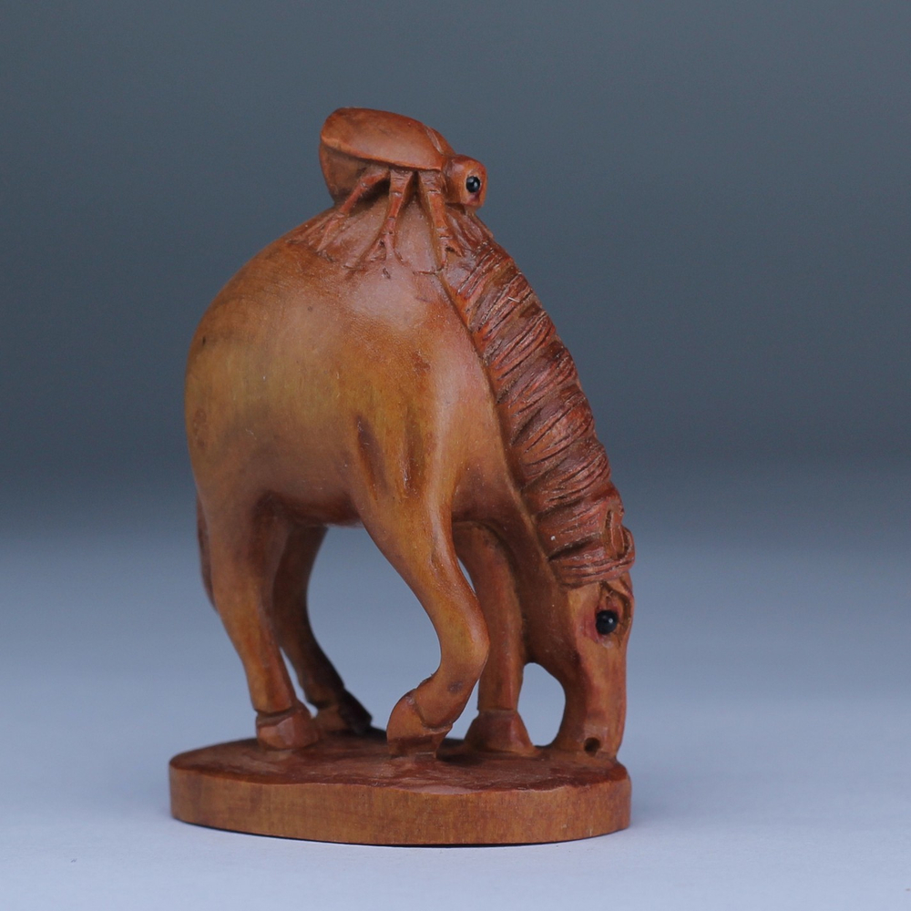 Нэцкэ Лошадь и жук