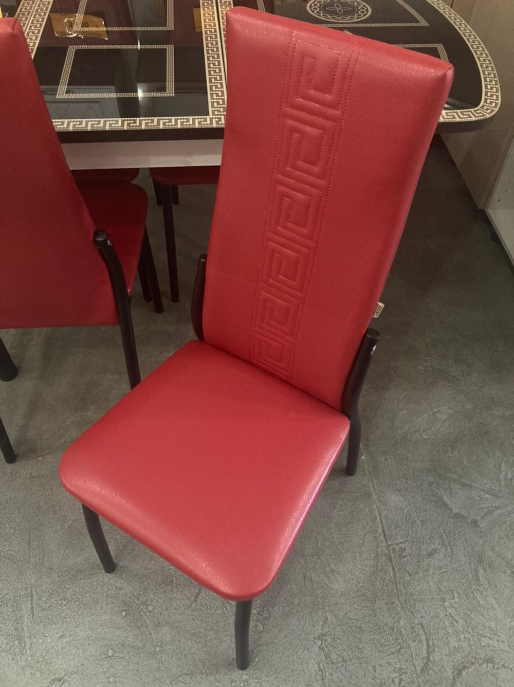 Стул Афина каркас квадрат черный Основание экокожа бордо