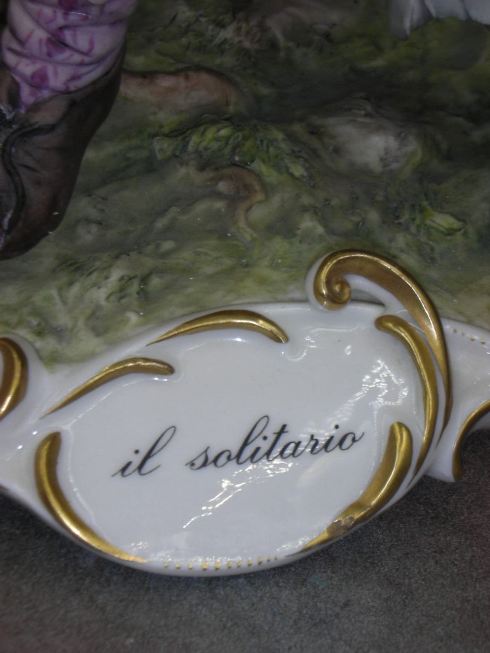 Статуэтка. Фарфор. Пасьянс на лавочке воспоминаний. Capodimonte. Италия