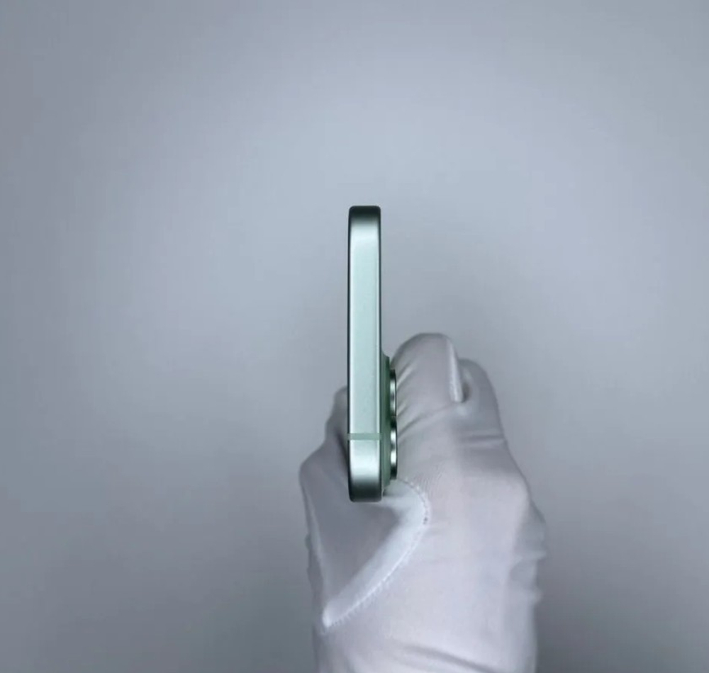 iPhone 15, 256 ГБ б/у
