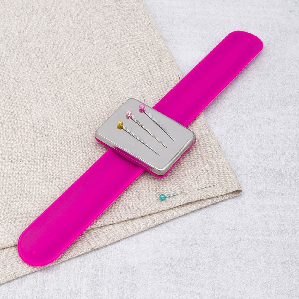 Игольница магнитная на руку, фуксия