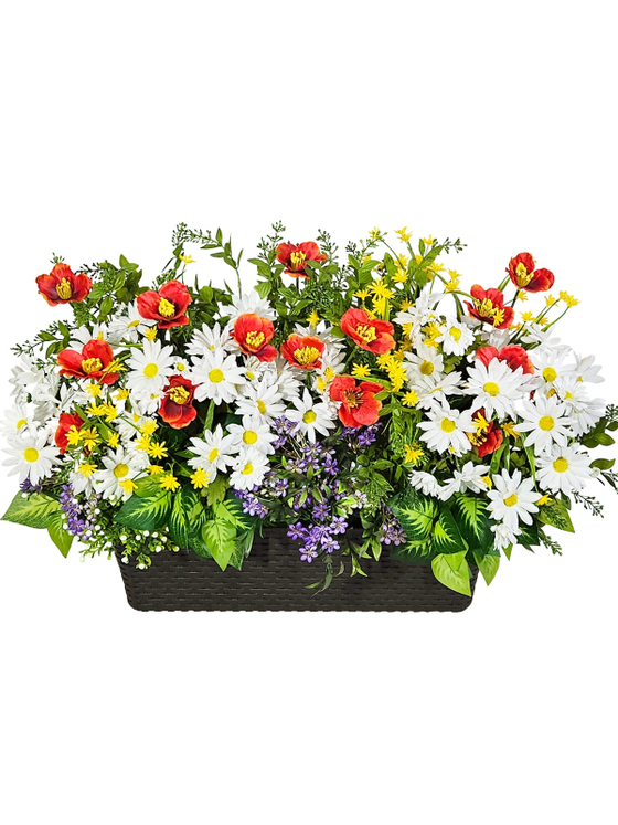 Ромашки и маки в длинном балконном ящике