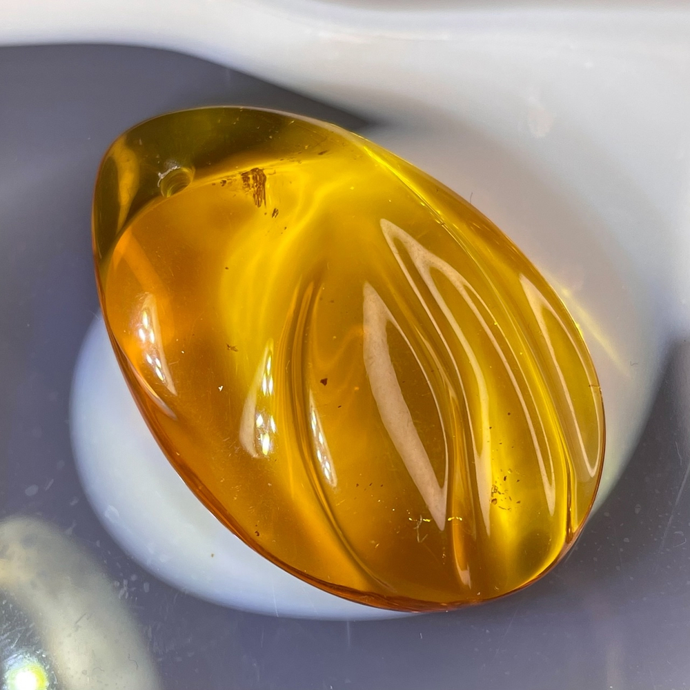 50573  Янтарь Кулон  объёмный 32*49мм