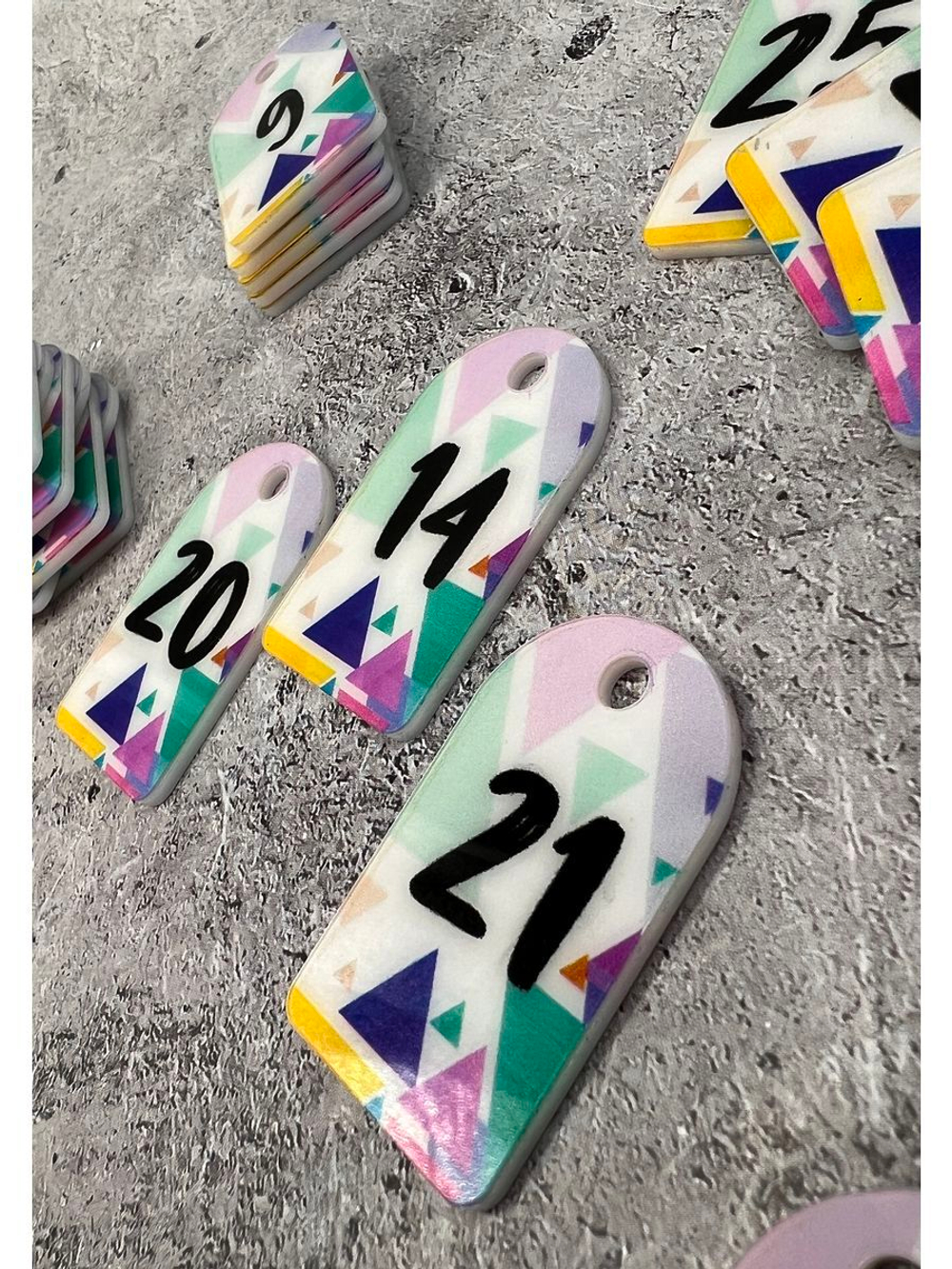 Номерки для гардероба акрил 3х5 см