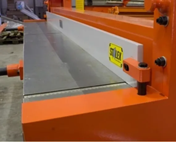 Электромеханическая гильотина Stalex Q11-3x1250A