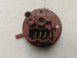 EWS105215A кт95 Датчик уровня воды для стиральной машины Electrolux 520011602 б/у