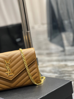 Saint Laurent WOC 22 cm