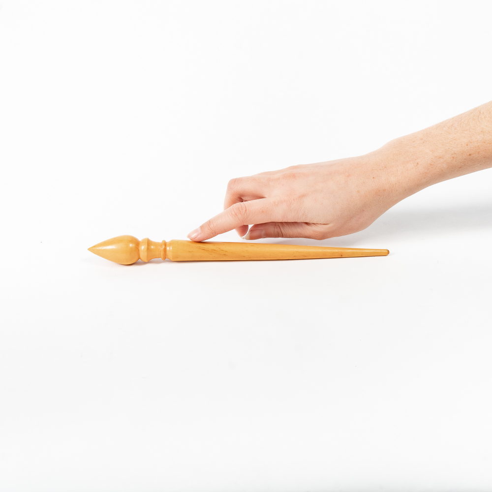 Опорное веретено для прядения из дерева сибирский кедр 245 мм. Art of Siberia. B71