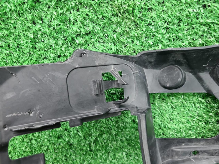 Кронштейн ПТФ левый BMW 5er G30 (17-20) M-paket