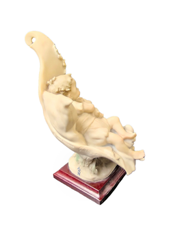 Статуэтка "Первая поездка малыша в коляске" Capodimonte