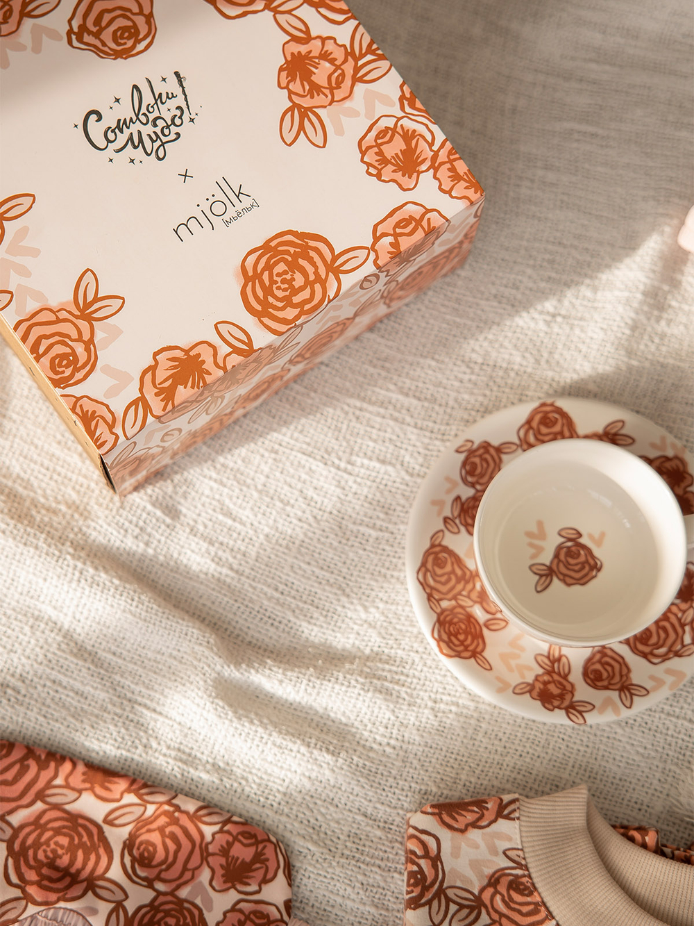 Чайная пара Розы {чашка и блюдце}