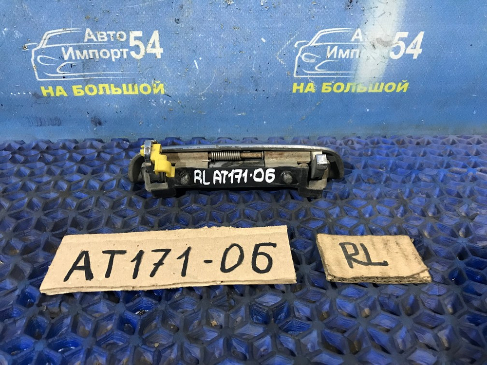 Ручка двери задней левой внешняя TOYOTA CARINA 1990