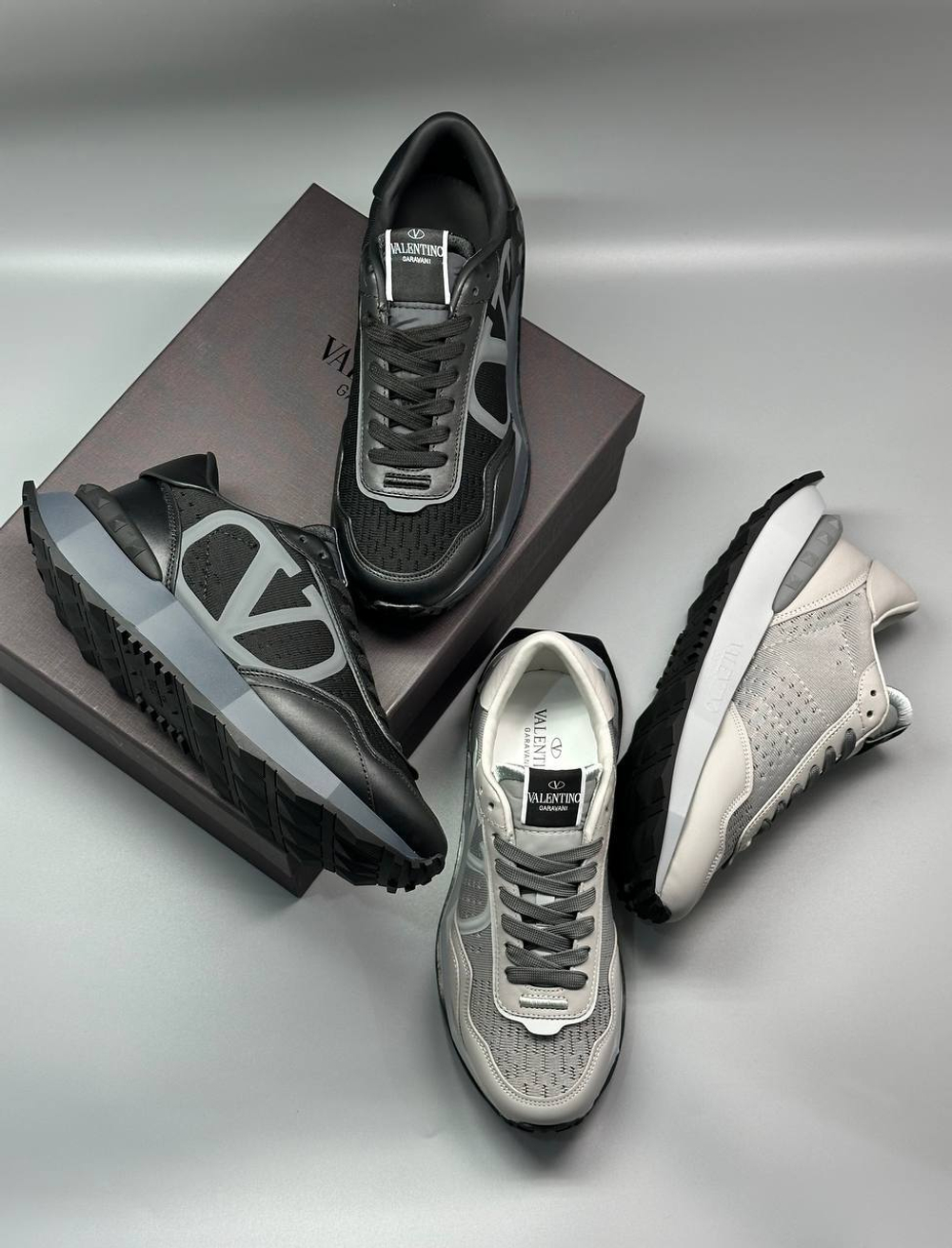 Кроссовки Valentino