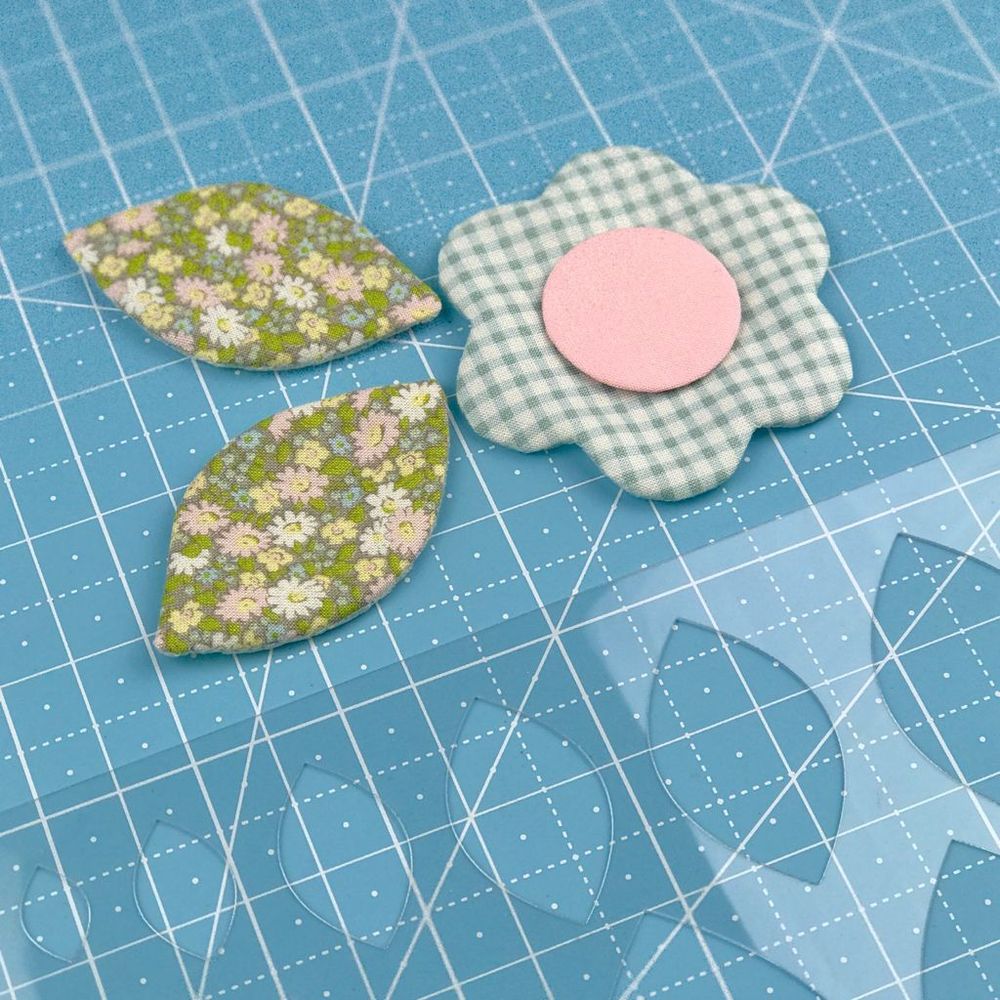 Шаблон для стежки  и аппликации "Цветочки" (арт. T46)