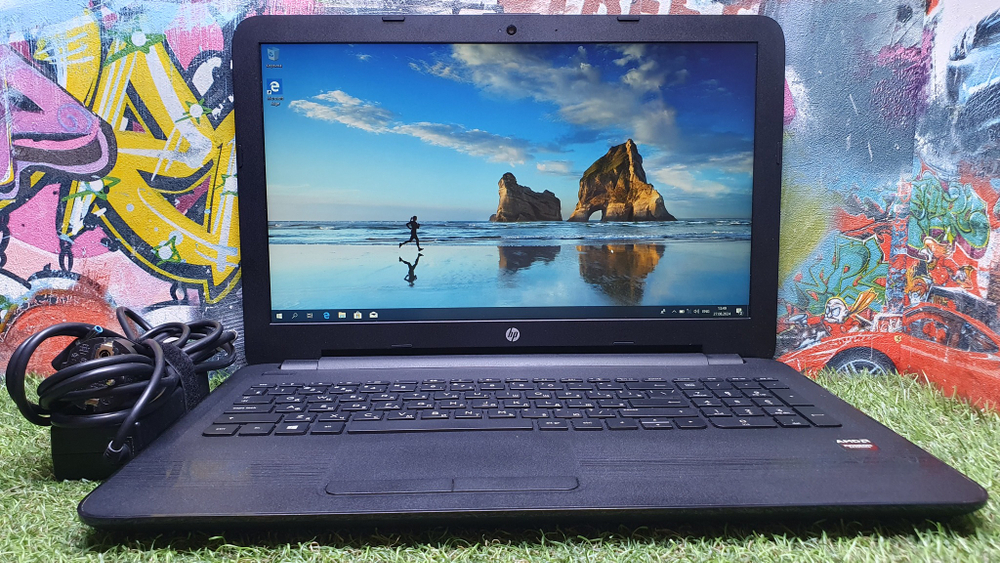 Ноутбук HP AMD A6/6Gb/R5 M330 1Gb/FHD/15-ba093ur (X7G43EA)/Windows 10