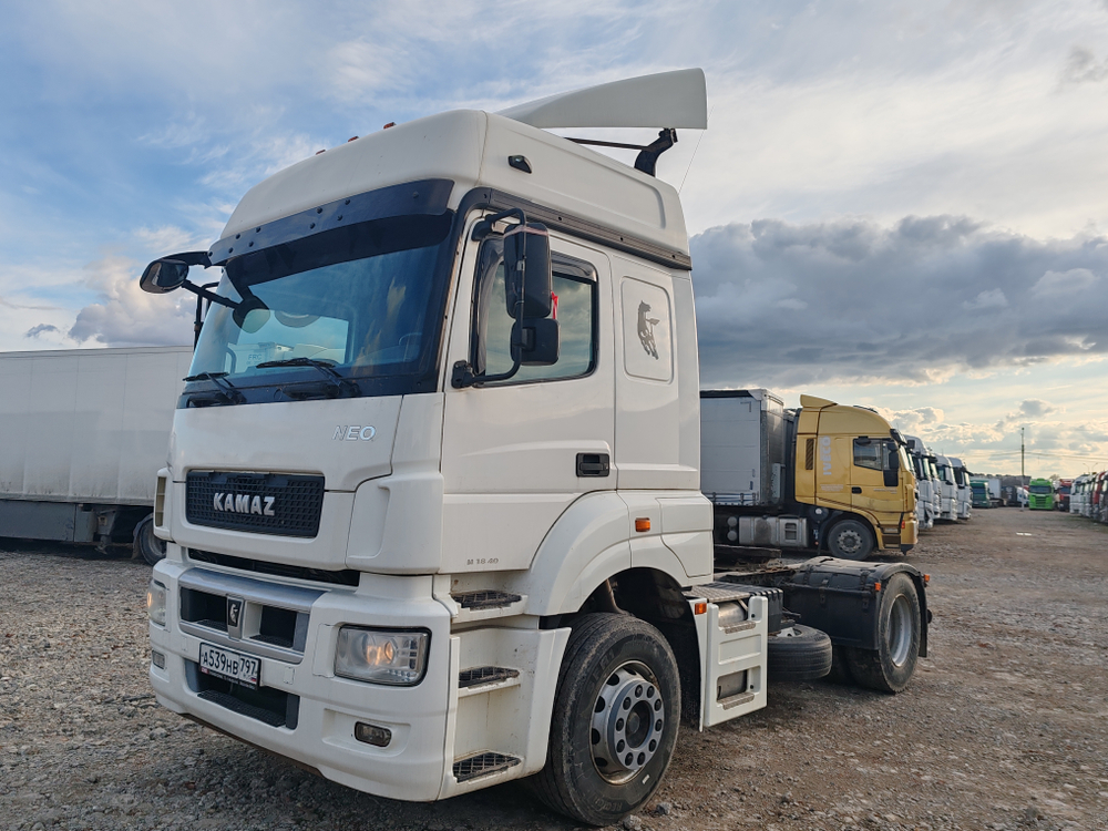 КамАЗ 5490 4x2 Седельный тягач 5490-S5 (Дизель/Газ, 12,0 л, 401 л.с., МТ)