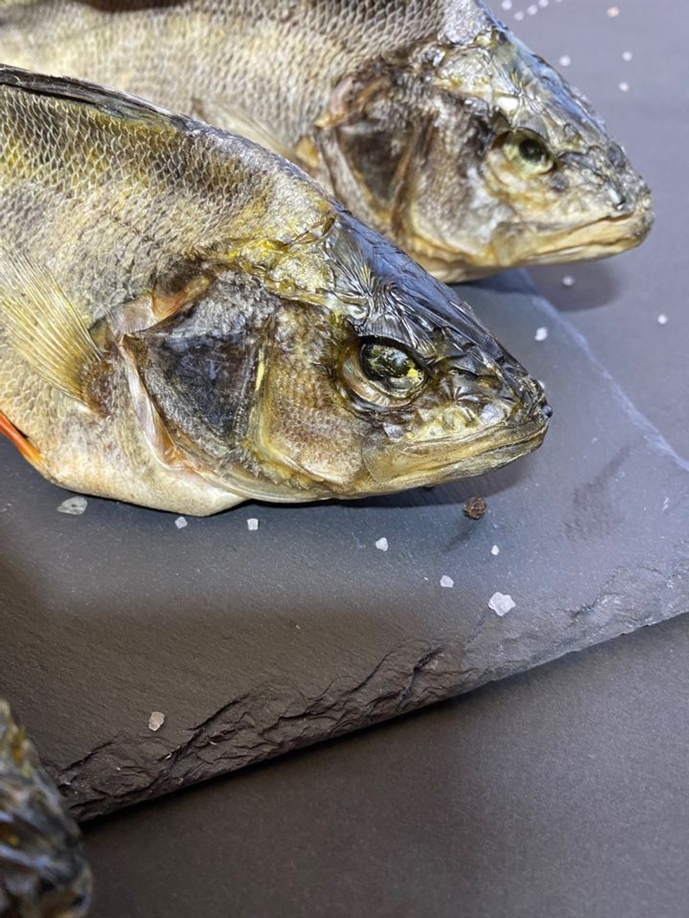 Окунь вяленый, потрошеный, слабосоленый, с Ладожского озера, собственное производство, 150-200 грамм