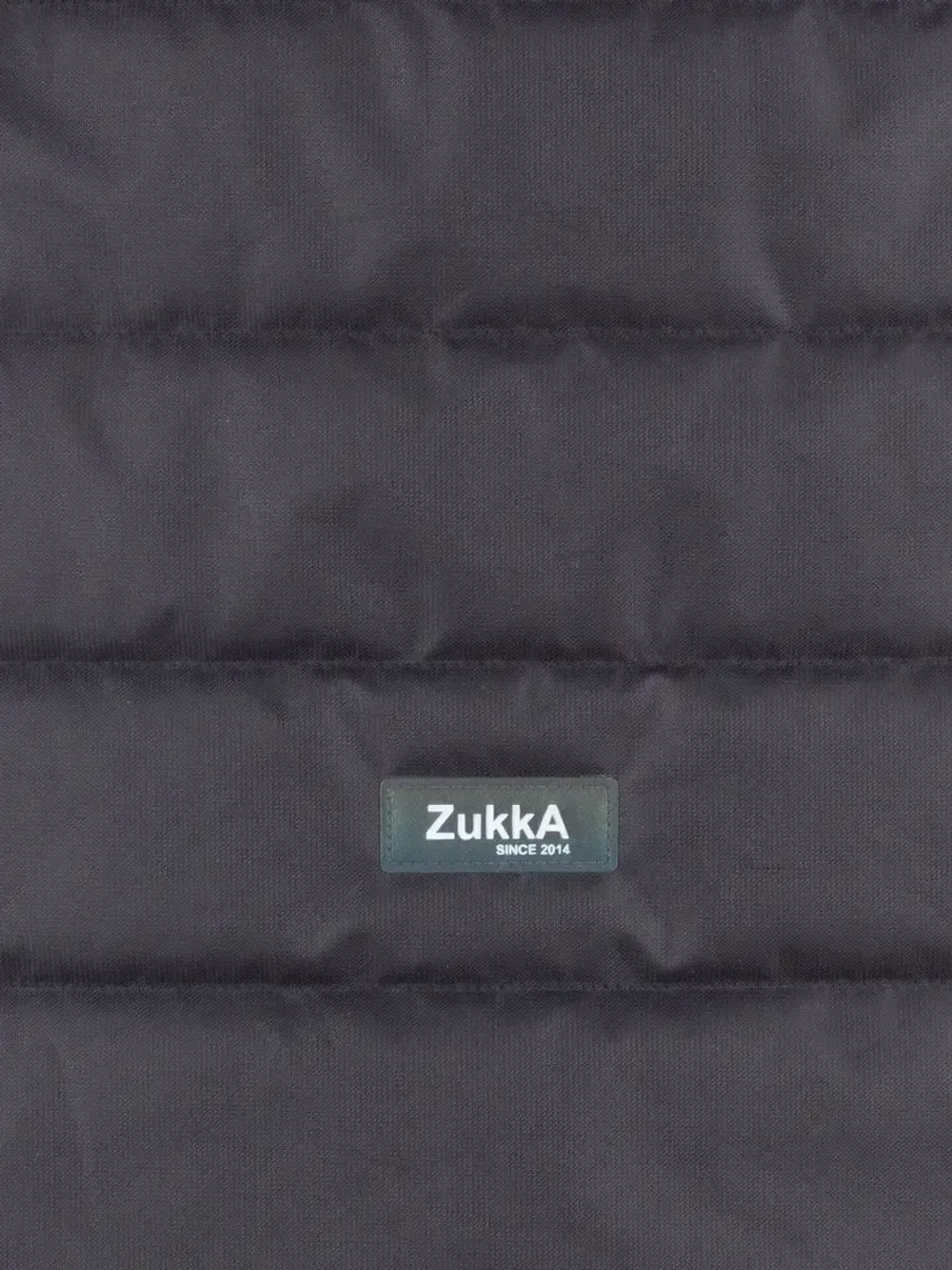 Жилетка утепленная с капюшоном осенняя