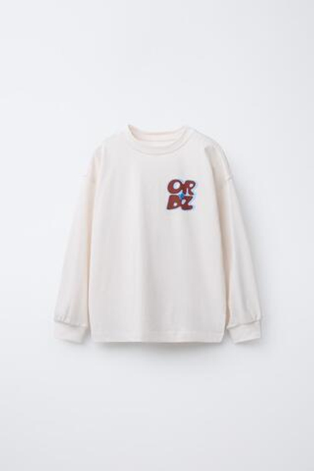 ZARA ЛОНГСЛИВ С РЕЛЬЕФНЫМ ТЕКСТОВЫМ ПРИНТОМ, ЭКРЮ