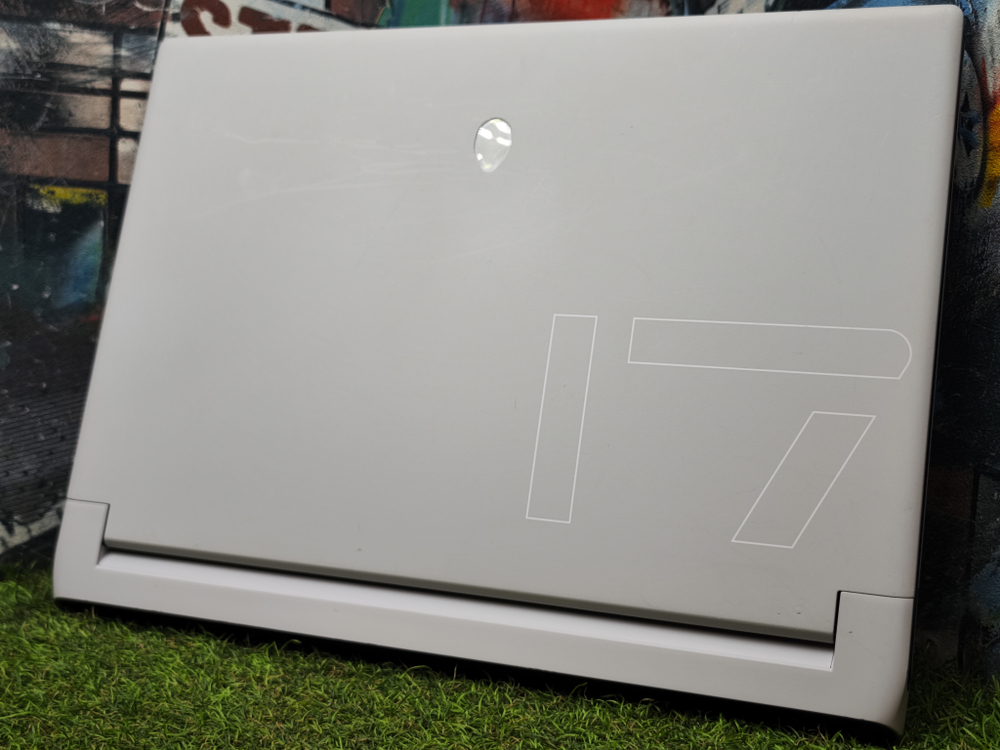 Alienware X17 i7-11800H/RTX 3080 16Gb/32Gb/1Tb/165Hz/FHD/IPS/P48E001