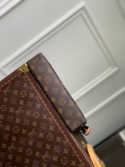 Louis Vuitton Toiletry Pouch 26
