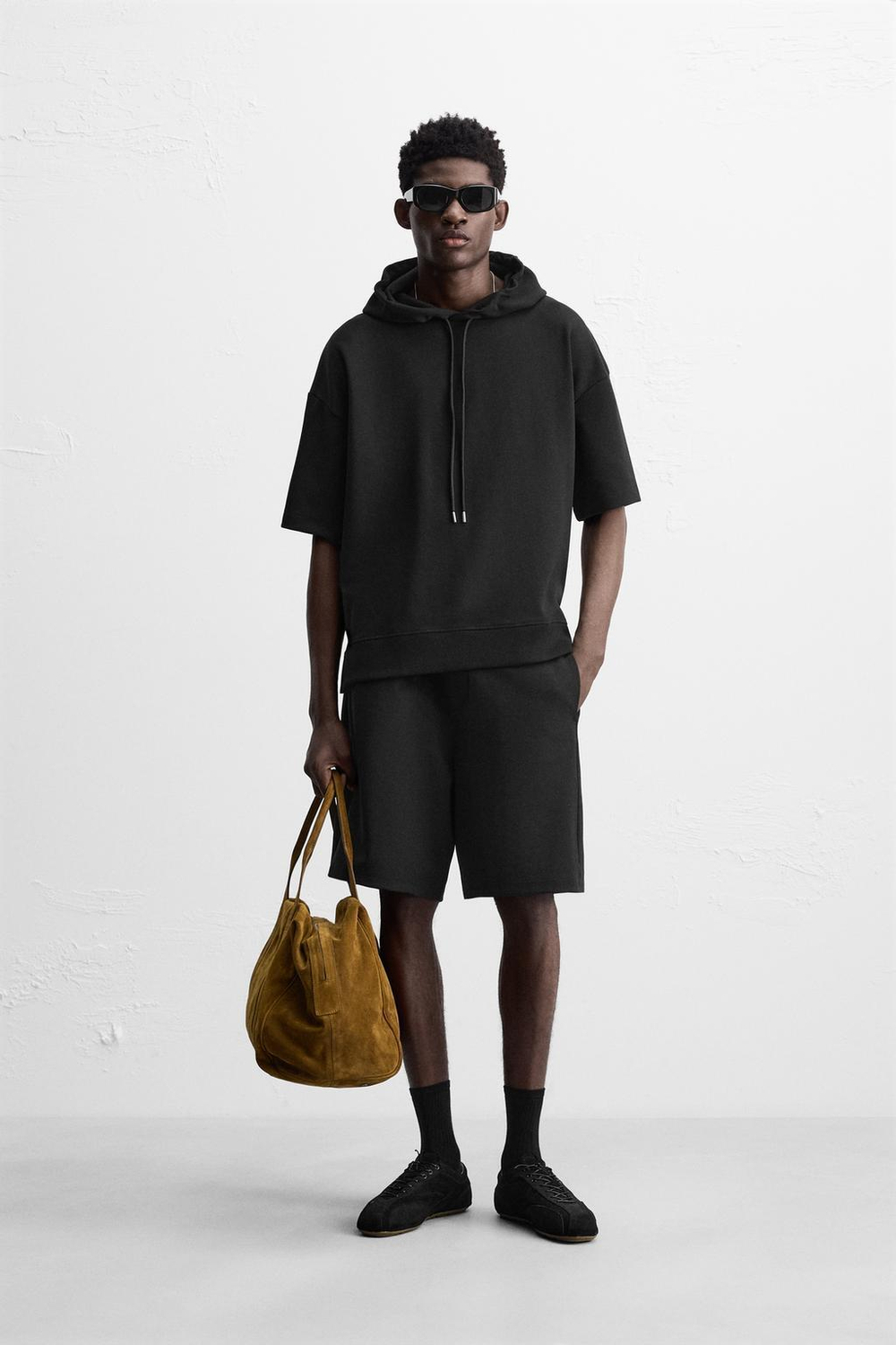 ZARA ТОЛСТОВКА С КАПЮШОНОМ, ЧЕРНЫЙ