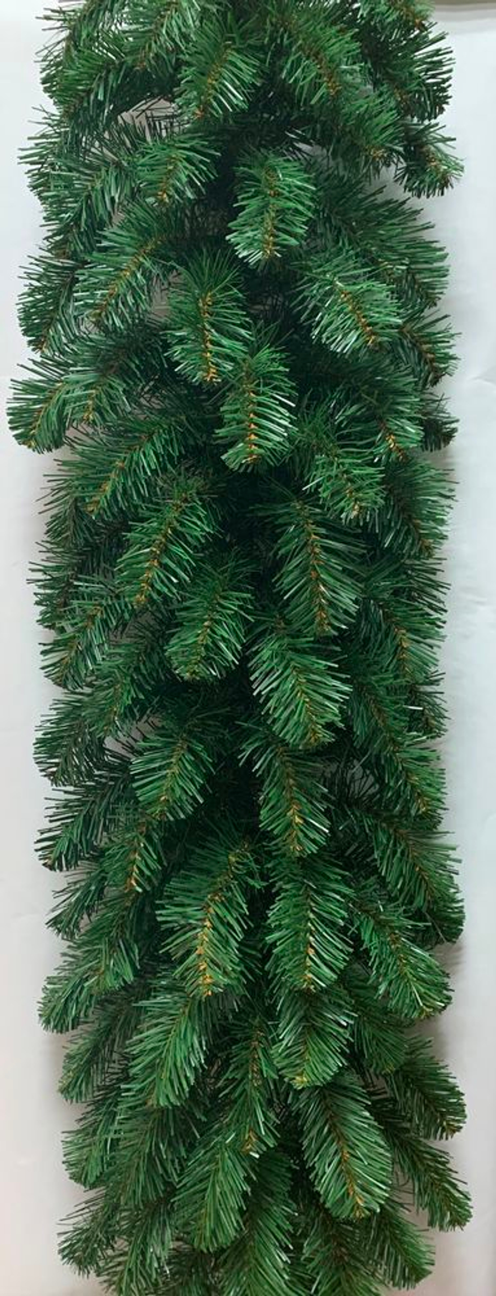 Гирлянда Колорадо 270*35см зеленая Triumph Tree