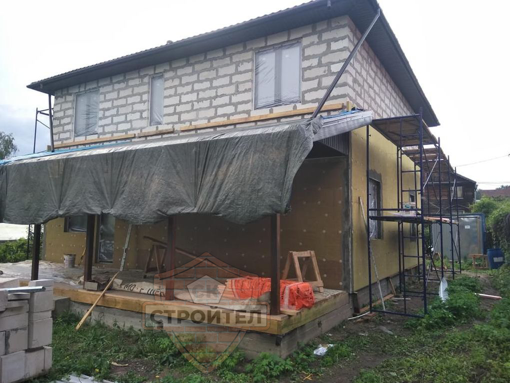 Строительство дома из газобетона 220 м2 с фасадной штукатуркой Короед
