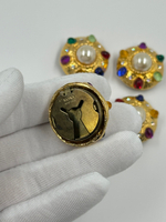 Накладка на пуговицу с разноцветными вставками NONY