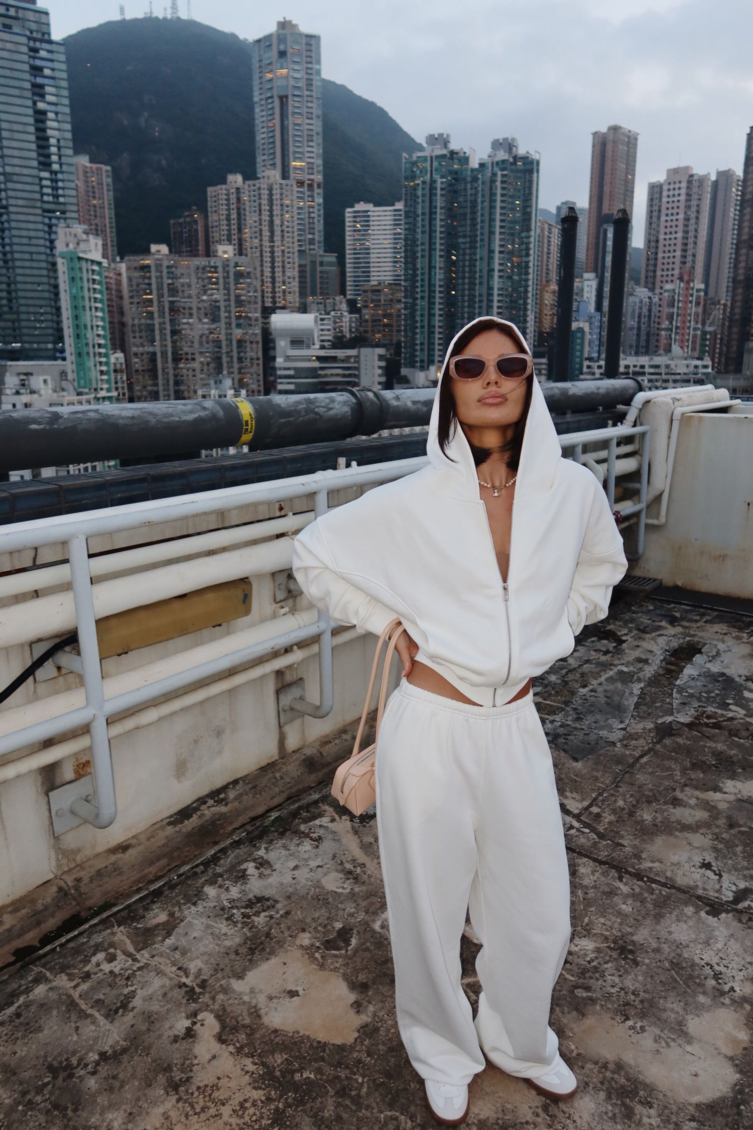 zip худи introvert, молочный