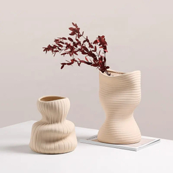 Ваза Vertical curved bottle 2