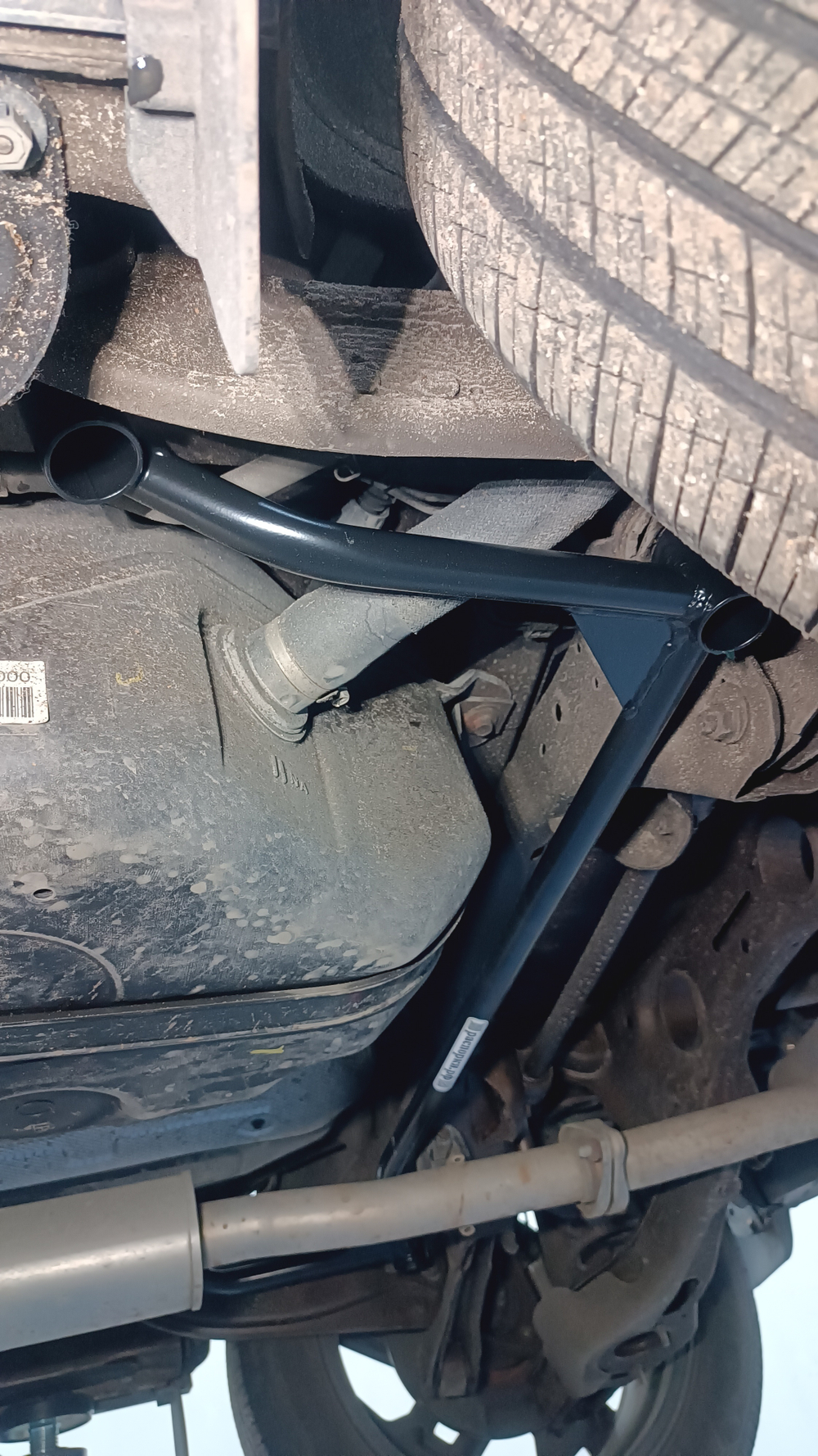 Усилитель заднего подрамника спереди Kia Sportage (5-го поколения) NQ (ПОД ЗАКАЗ)