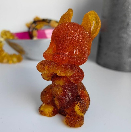 Зайка лапки сложил