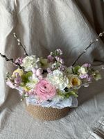 Композиция в плетеной корзине-размер M