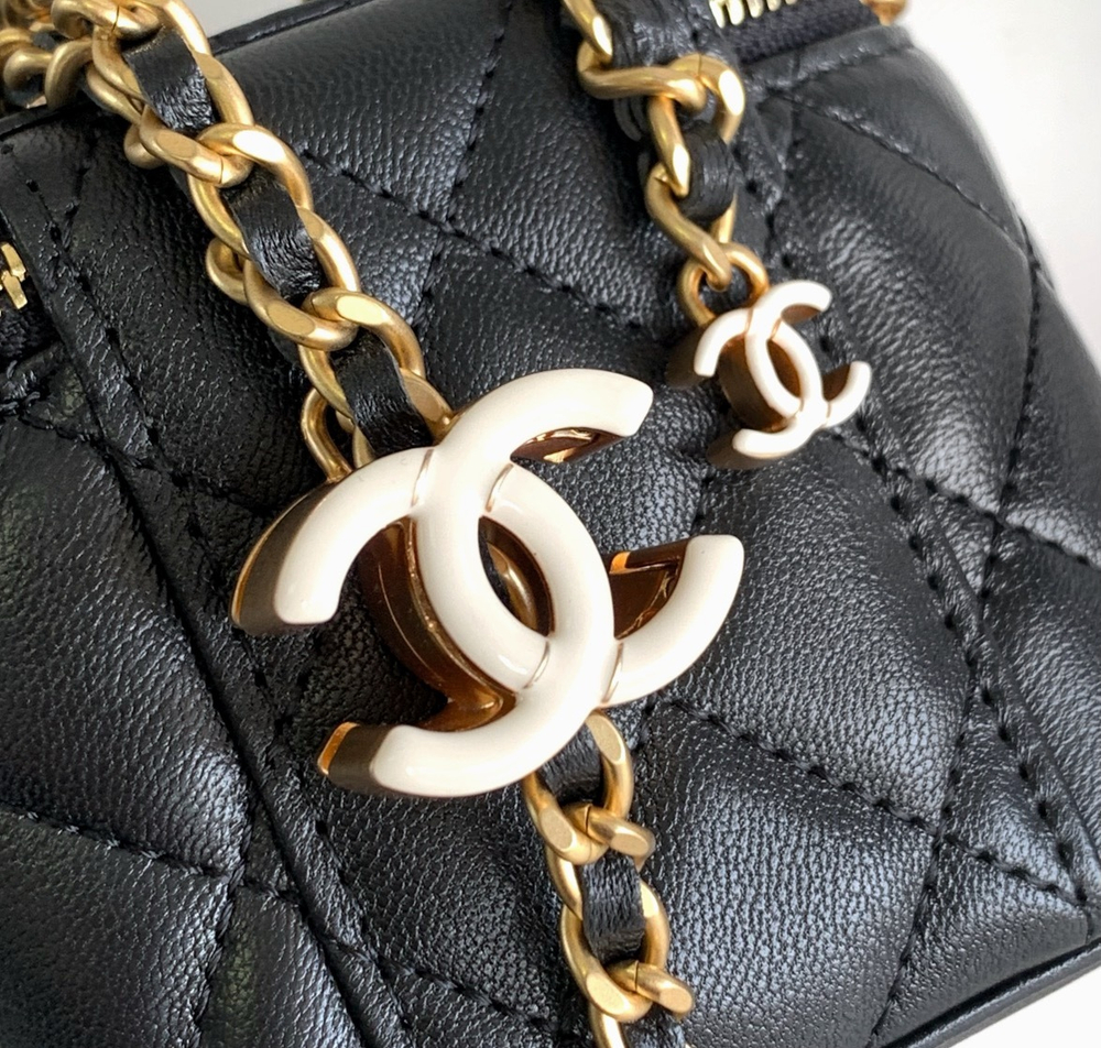 Chanel Vanity Bag 11 cm