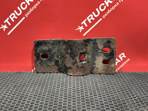 Кронштейн крыла заднего