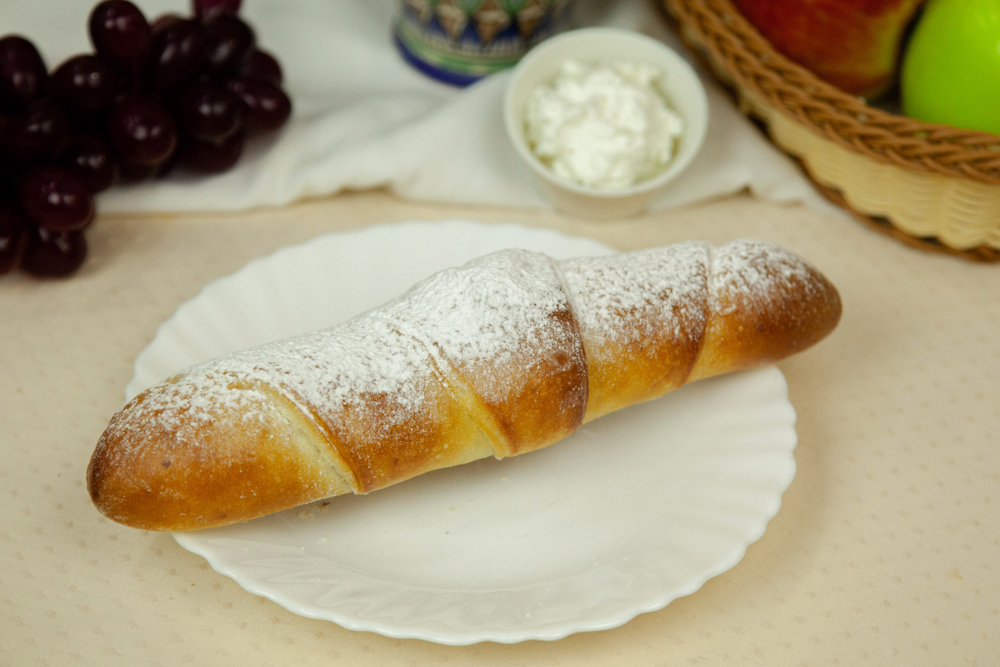 Булочка с варёной сгущёнкой