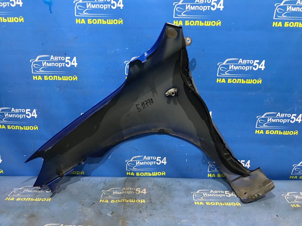 Крыло переднее правое MAZDA DEMIO 2002-2005