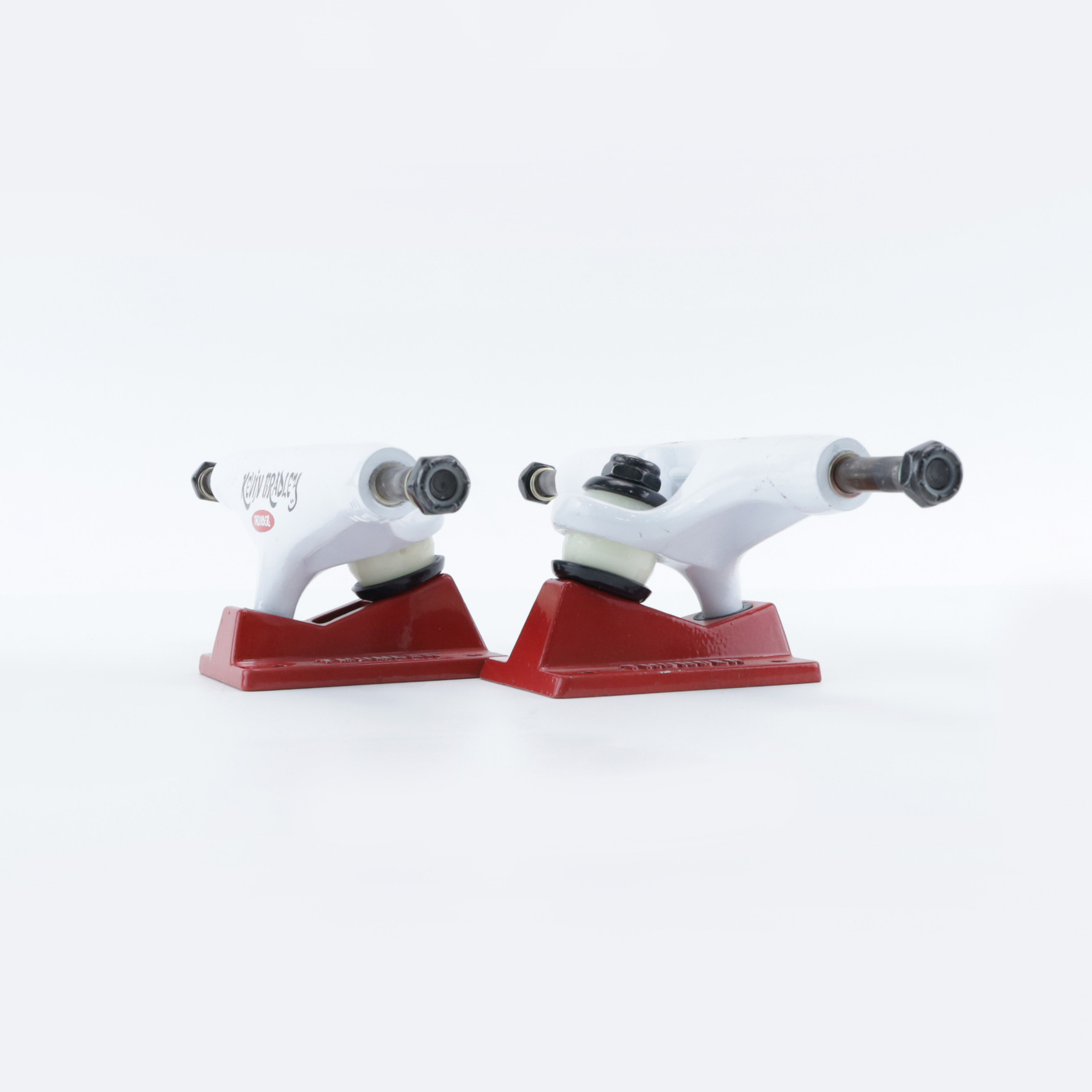 Подвески THUNDER BRADLEY KB'S ROOM (WHITE/RED) артикул:EJCdPPXjgwKkwYs3W64TX3 - купить в магазине Дайс